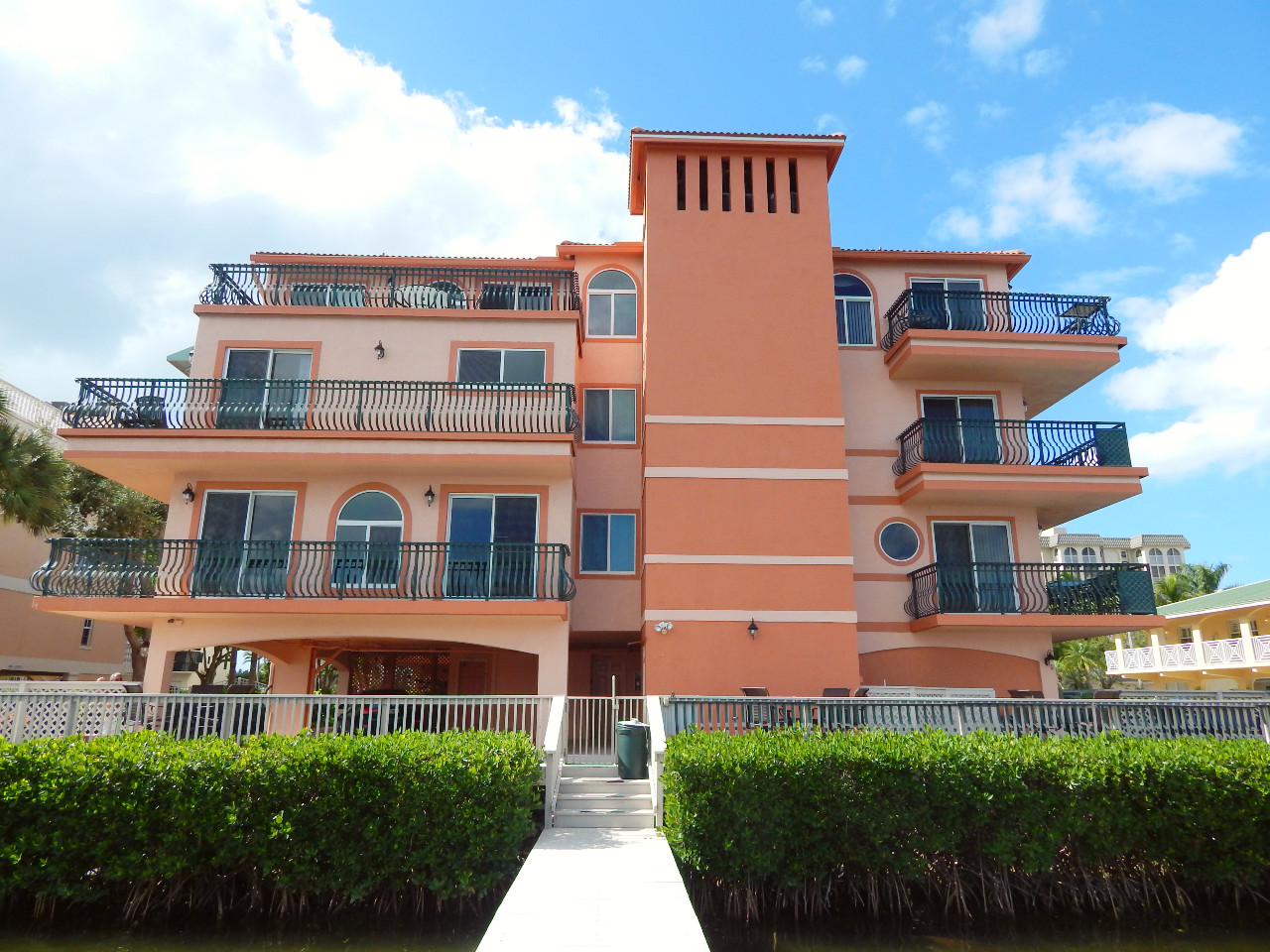 House with balcony in Naples on the Bay