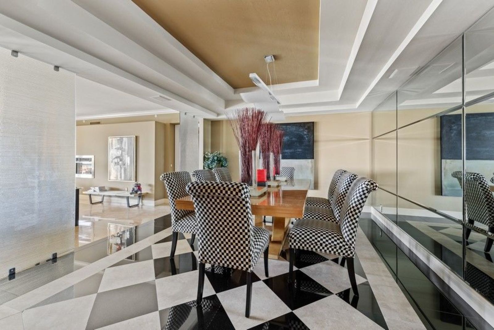 Bay Colony Naples - Dining Room in a Luxury Condominium in Pelican Bay