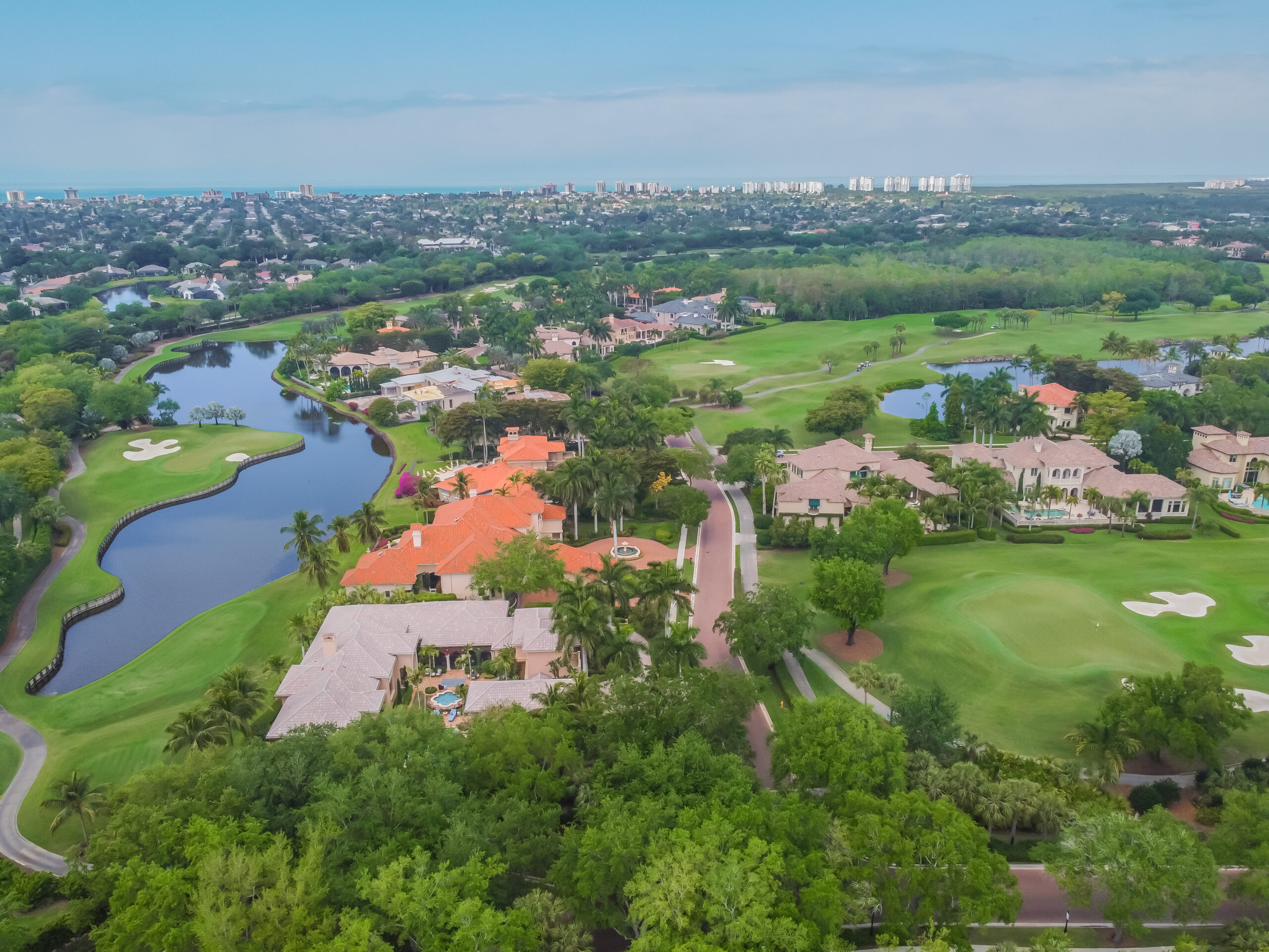 Golfplatz-Luxusvillen-PelicanMarsh-Naples-Florida