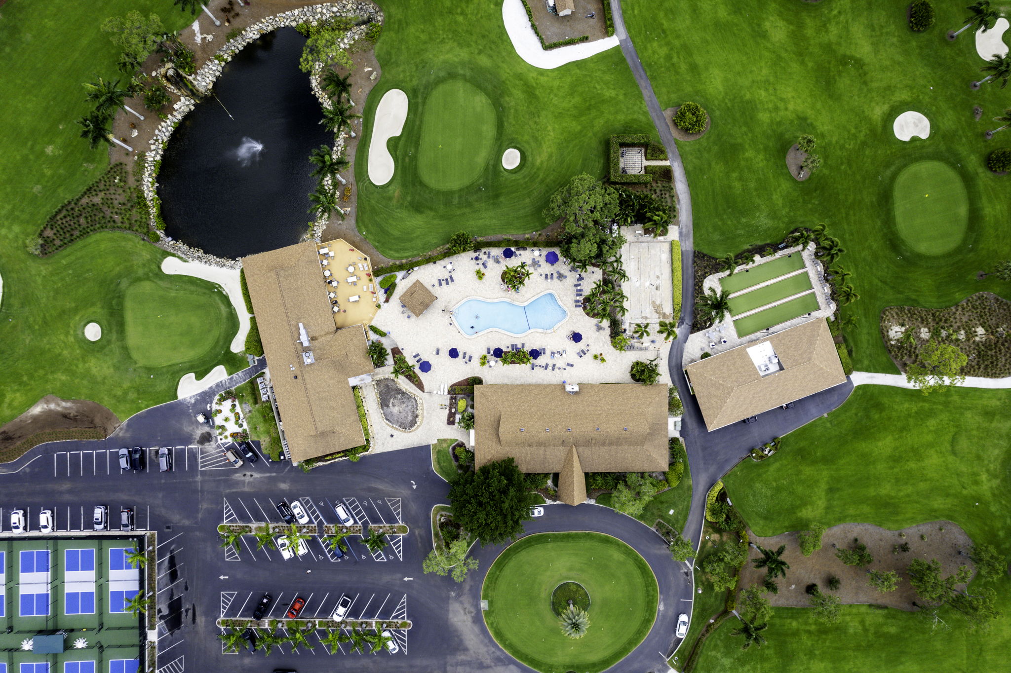 Arial View Golfcourse, pool, Restaurant, lake
