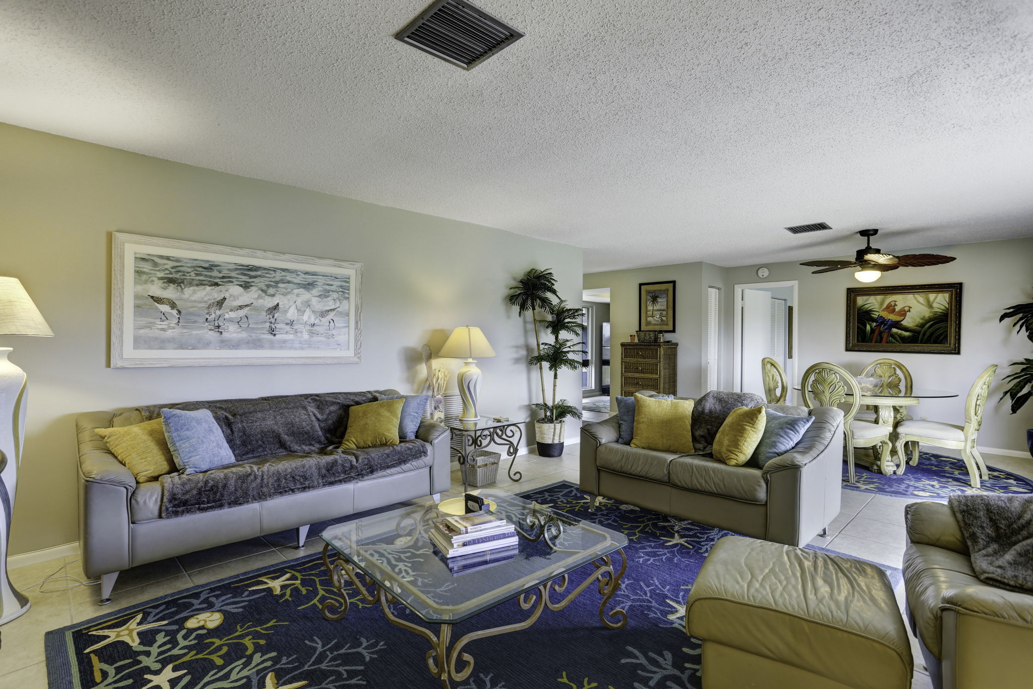 living room 