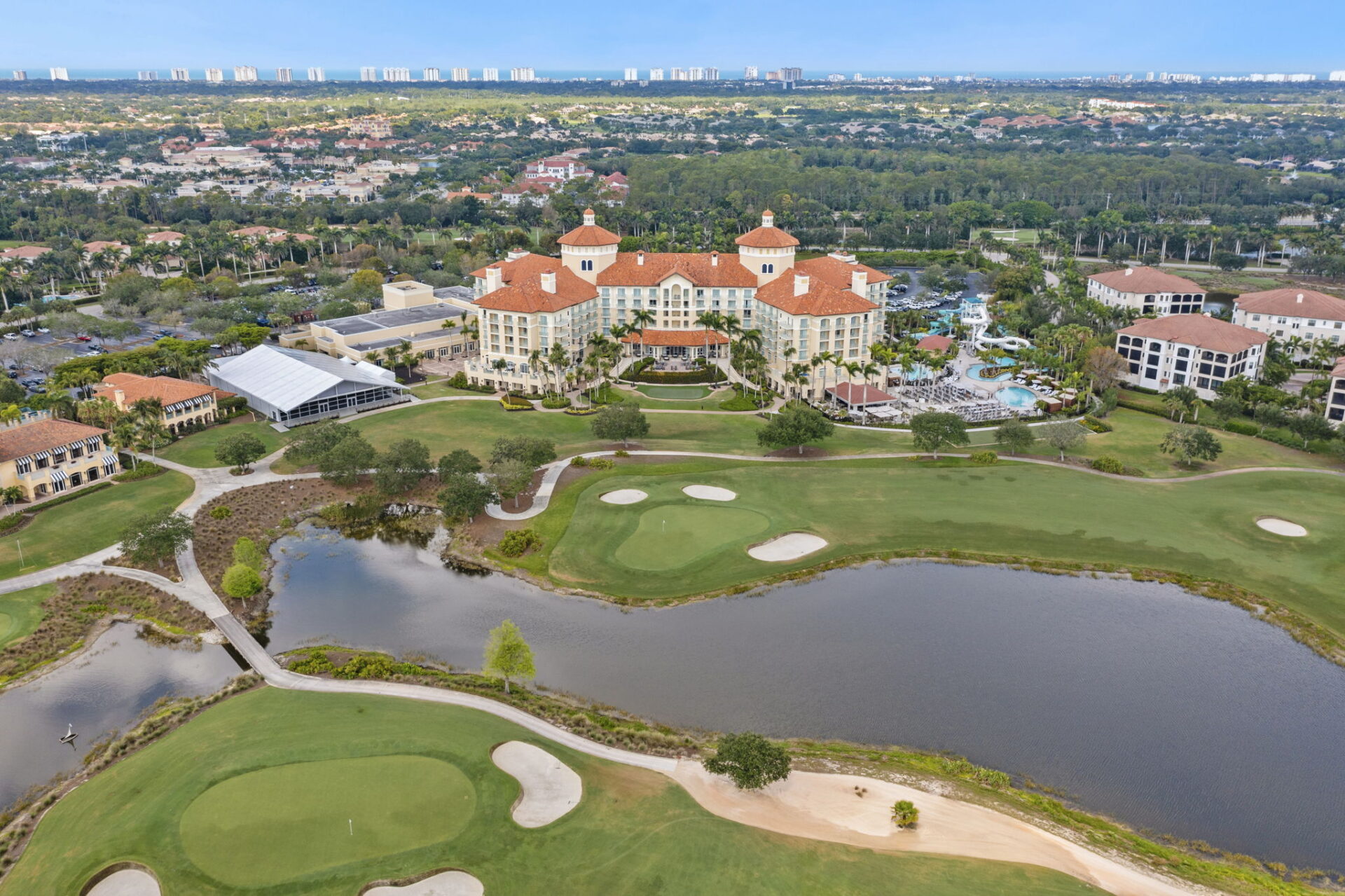 Grosses Hotel, golf course, pool, lake 
